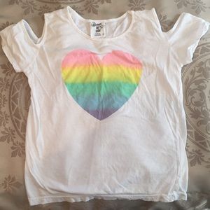 Girl’s open shoulder shirt